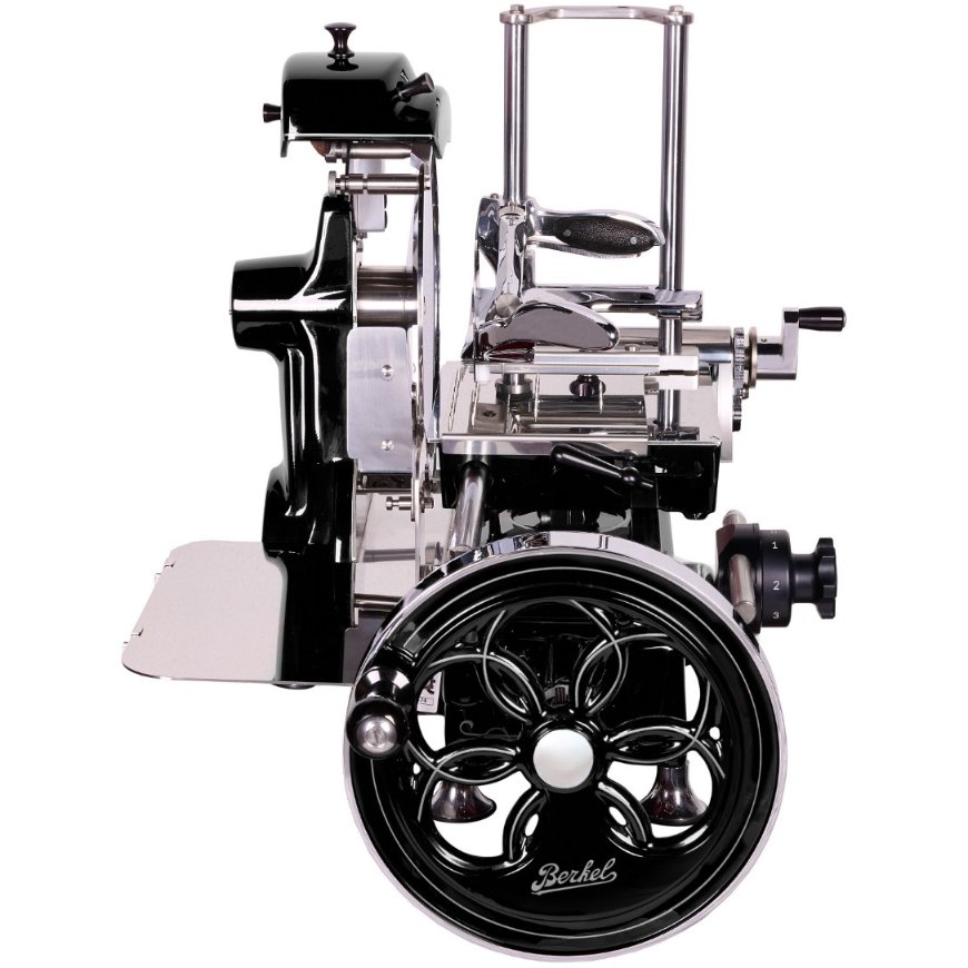 Berkel Volano B2 schwarz fiorato Schwungrad-Aufschnittmaschine Berkel Volano B2 schwarz fiorato Schwungrad-Aufschnittmaschine